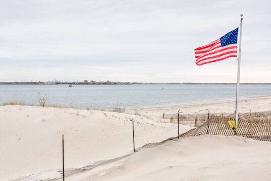 https://www.vecteezy.com/photo/18726531-american-flag-on-breezy-point