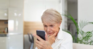 https://www.vecteezy.com/photo/11343216-confused-senior-woman-having-trouble-using-mobile-phone-at-home-old-woman-with-white-hair-sitting-on-sofa-and-trying-to-messaging-with-smartphone